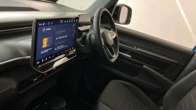 Volkswagen ID. Buzz 210kW Style Pro 79kWh 5dr Auto [Design+] Electric Estate - Image 2